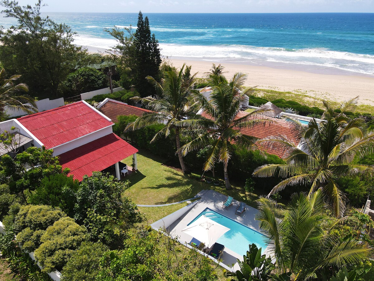 Outdoor living at Casa das Palmeiras